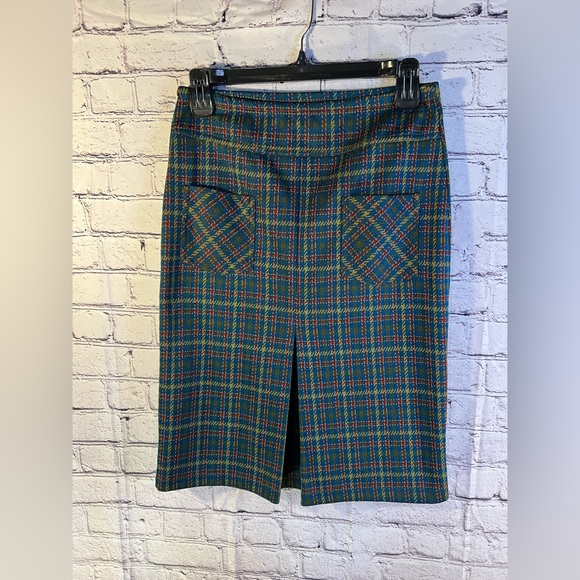 Urban Vibe. Ladies plaid skirt with pockets and split. Size Medium. - Picture 1 of 6